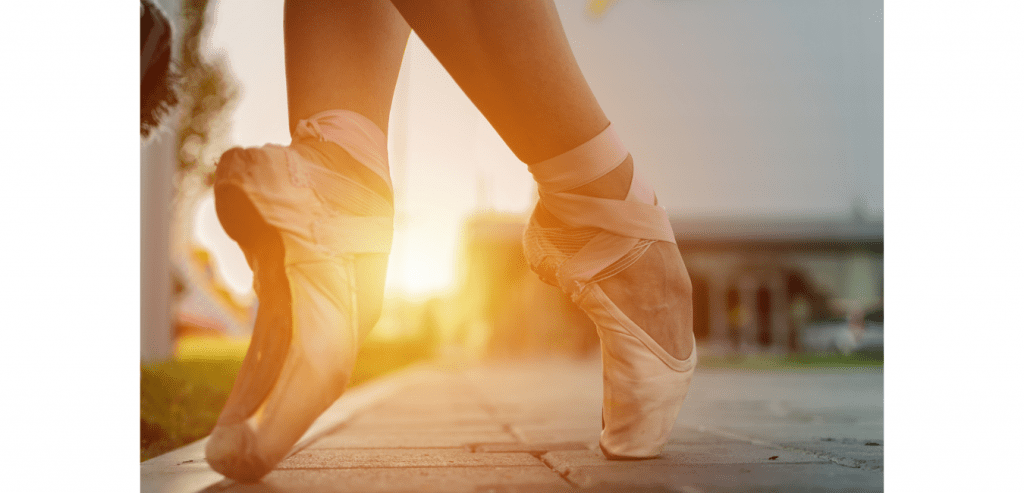 What happens to the ankle when going on pointe article image